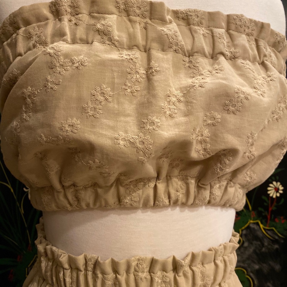 Handmade eyelet strapless set - Picture 2 of 2